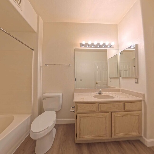 Building Photo - Next To Durango Casino | Gated Community | Laminate Floors | Community Fitness
