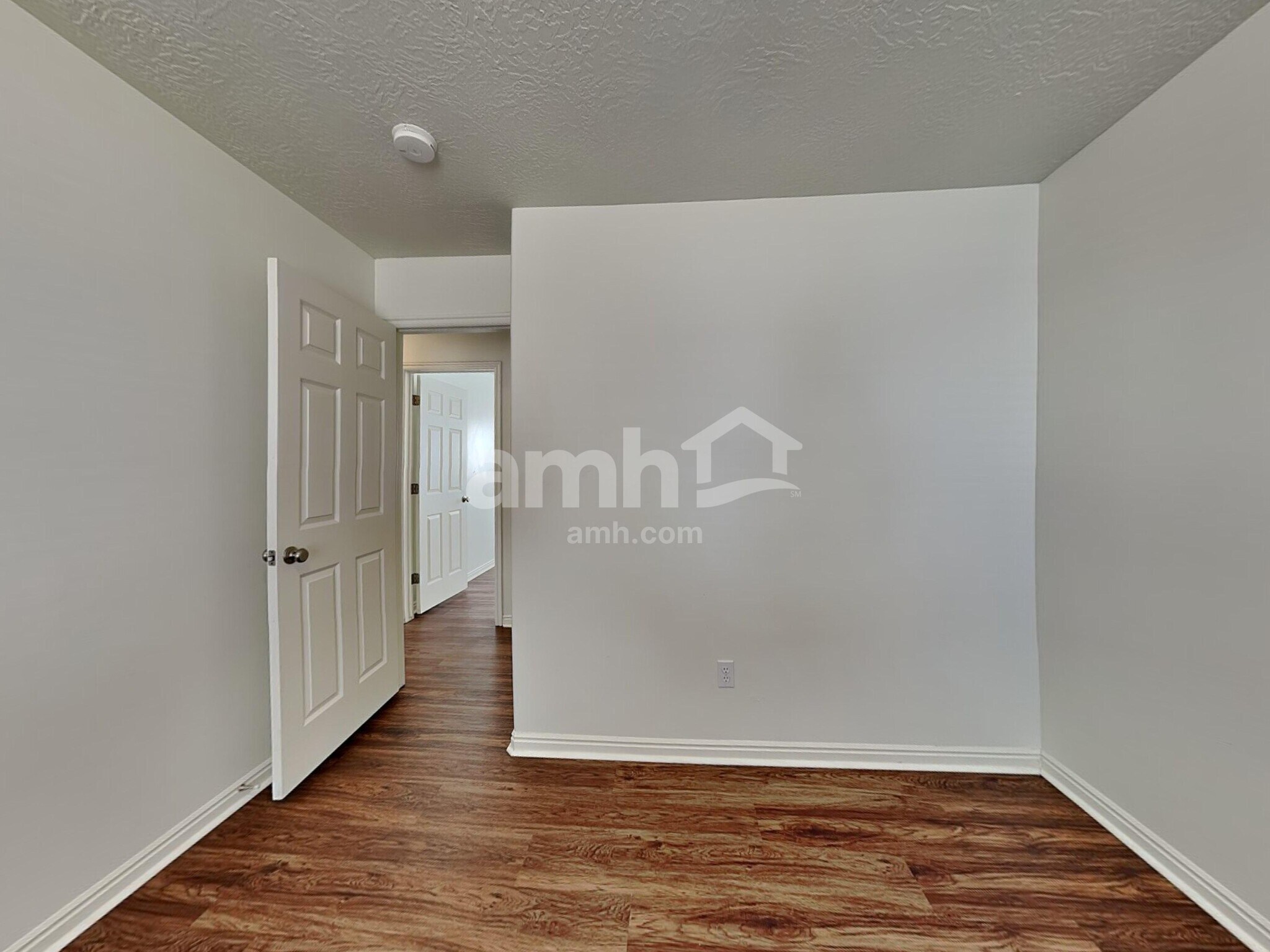 Building Photo - 468 E 1480 N