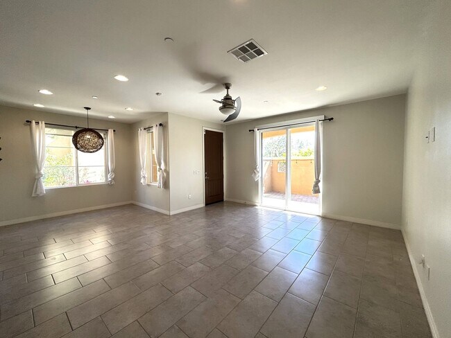 Building Photo - AVAILABLE NOW!! GORGEOUS 2 Bed 2.5 Bath Condo in La Quinta!