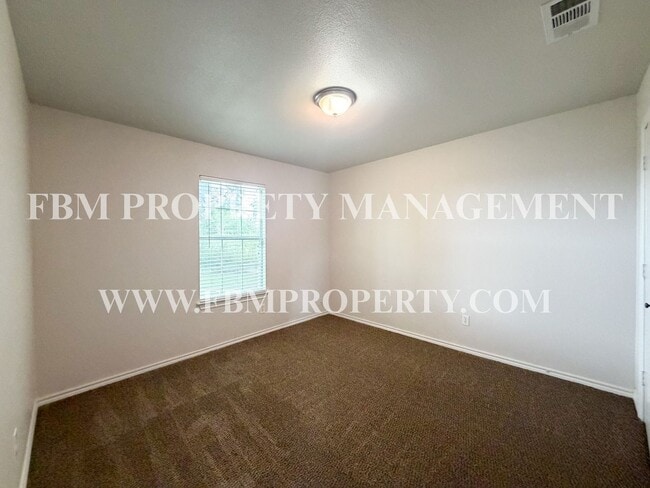 Building Photo - 1309 N Clay St