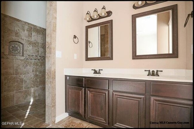 Building Photo - 3642 Grand Bahamas Dr