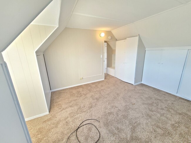 Building Photo - 2 Bedroom Home in Normal