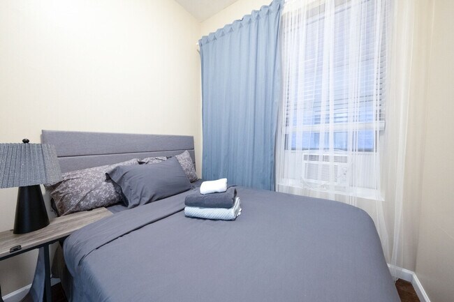 Building Photo - 5 W 101st St