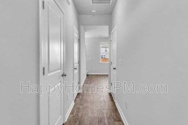 Building Photo - 303 Black Birch Dr