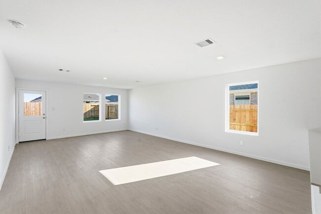 Building Photo - 2821 Cedar Rock St