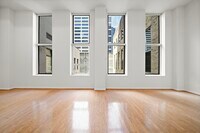 Building Photo - 914 Main St