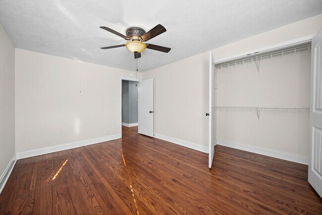 Building Photo - Renovated 3 Bedroom Pet Friendly Home For Rent!