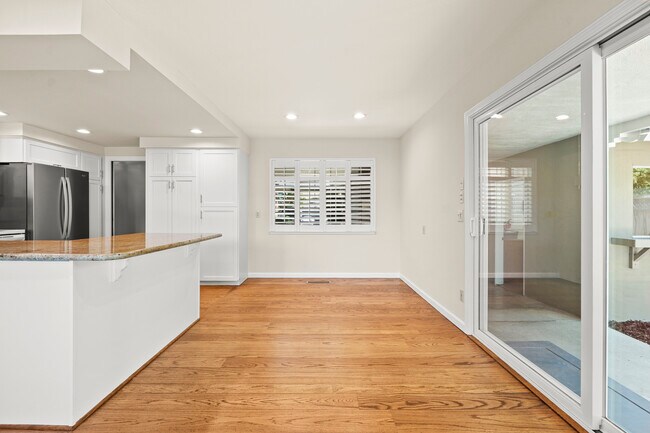 Building Photo - 5525 Amby Dr