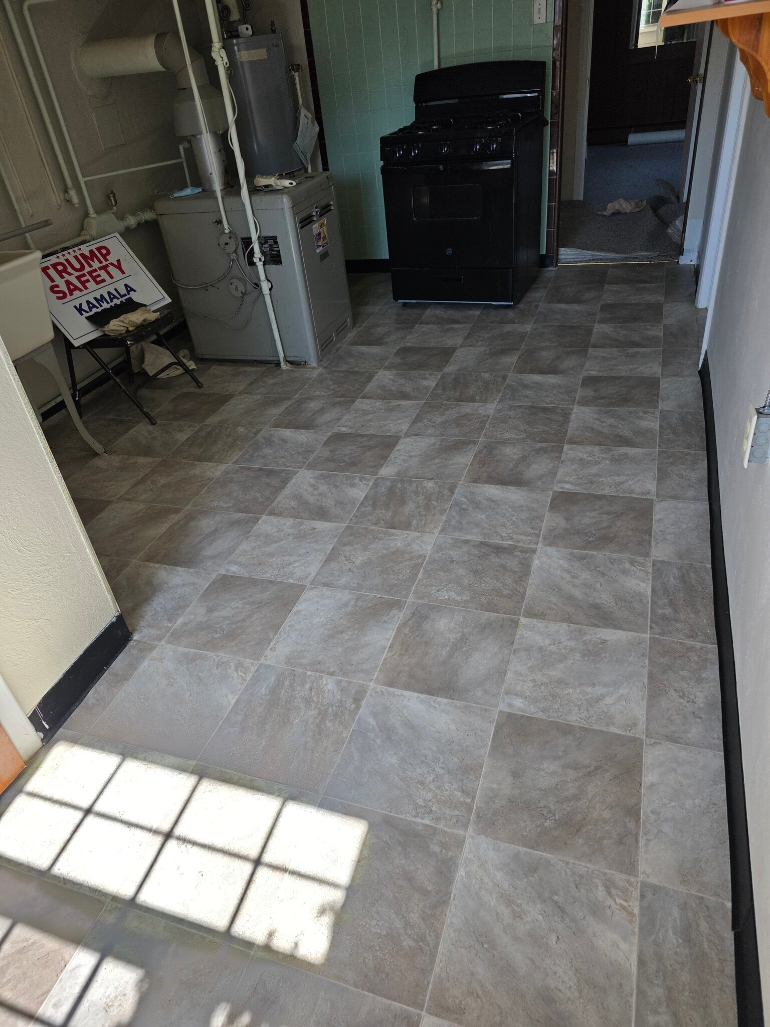 Utility and storage - 20 W Marthart Ave