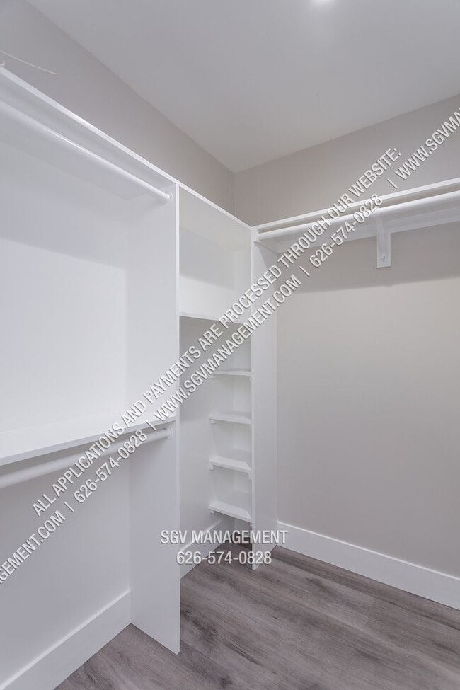 Building Photo - gra783