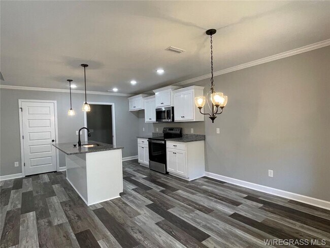 Building Photo - Available January!