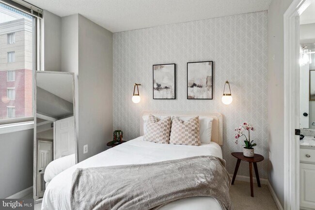 Building Photo - 3835 9th St N