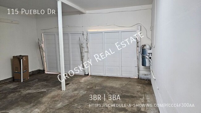 Building Photo - Move in ready! Remodeled home with large b...