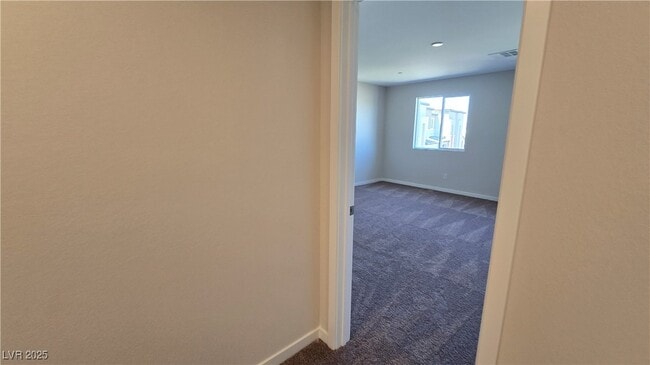 Building Photo - 853 Angwin Ln