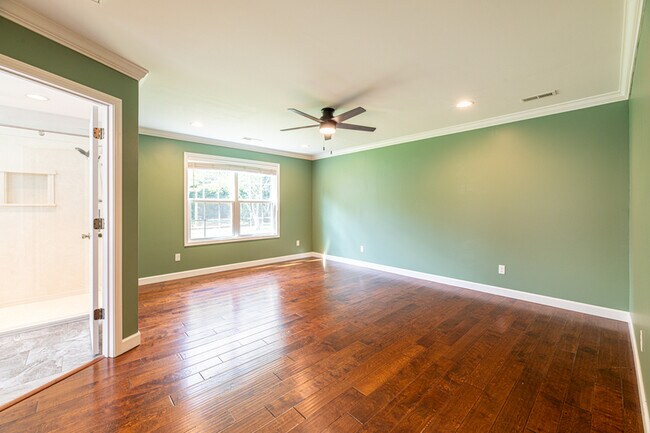 Building Photo - 1719 Scenic Dr