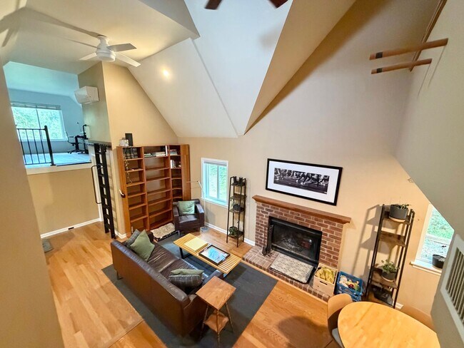 Building Photo - 1327 Gristmill Dr