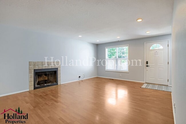 Building Photo - 6860 SW 188th Ave