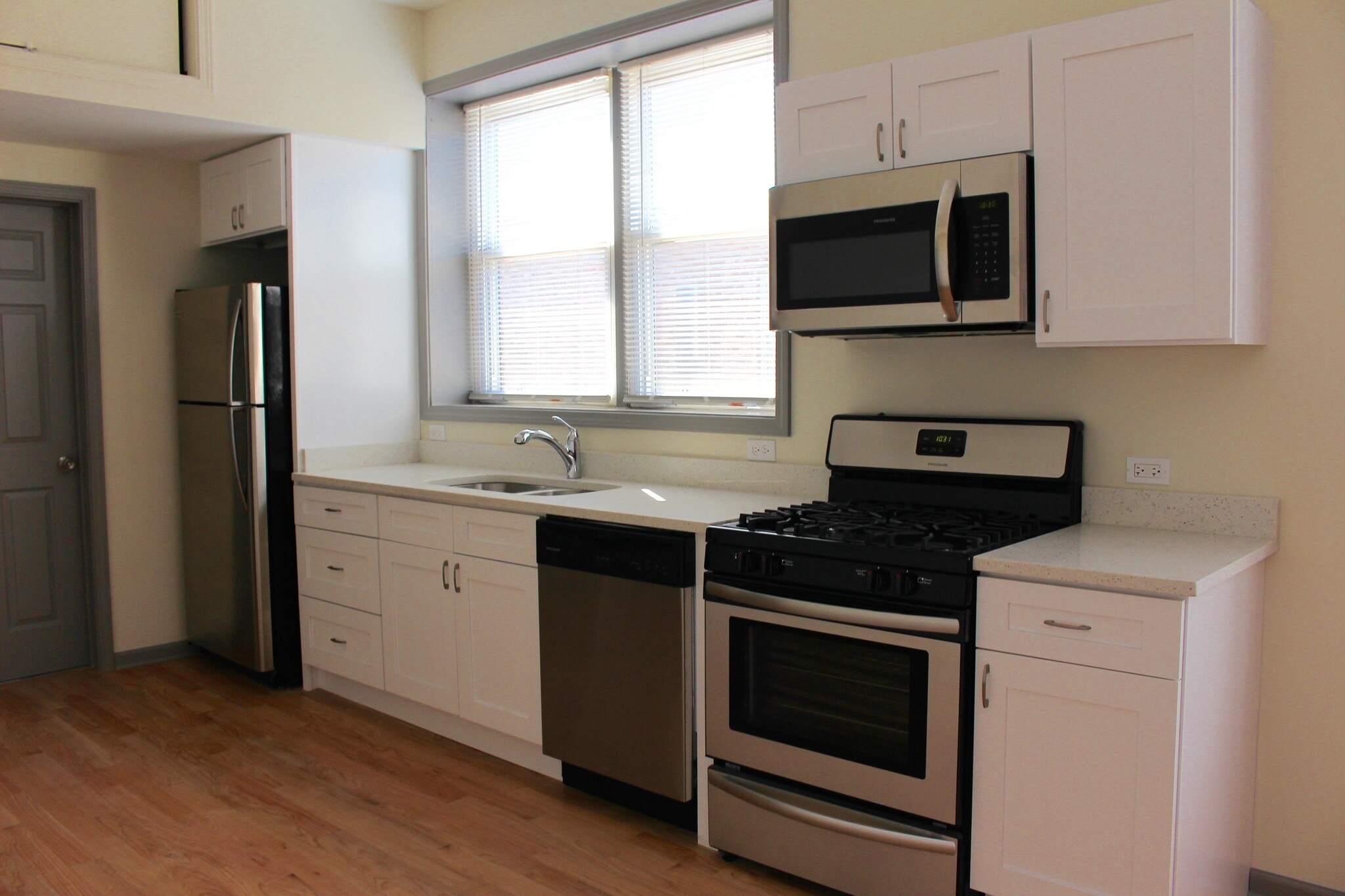Building Photo - 708 S Laflin St