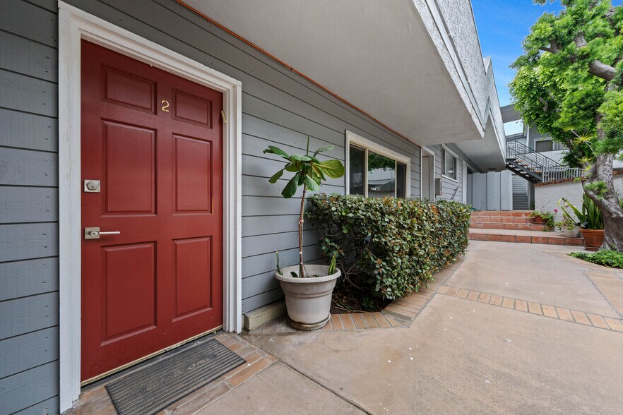 Building Photo - 2021 California Ave