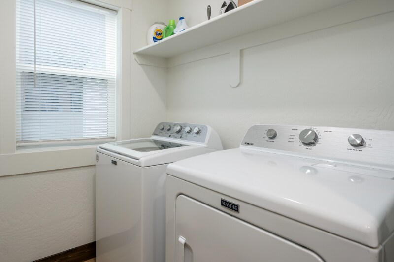 Building Photo - 519 1st Ave E