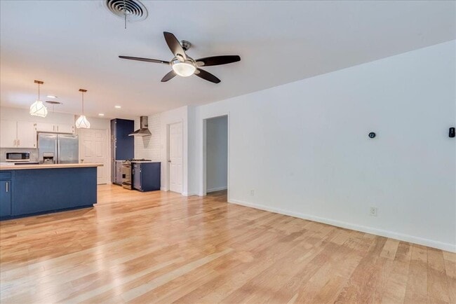 Building Photo - 5614 Delwood Dr