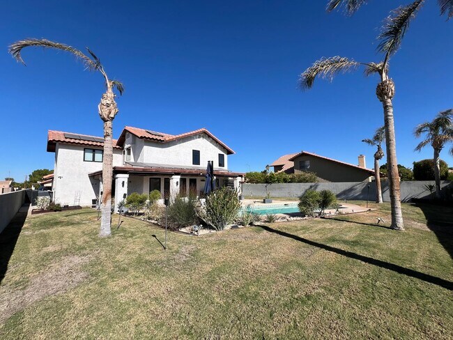 Building Photo - POOL HOME IN SHEFFIELD ESTATES!