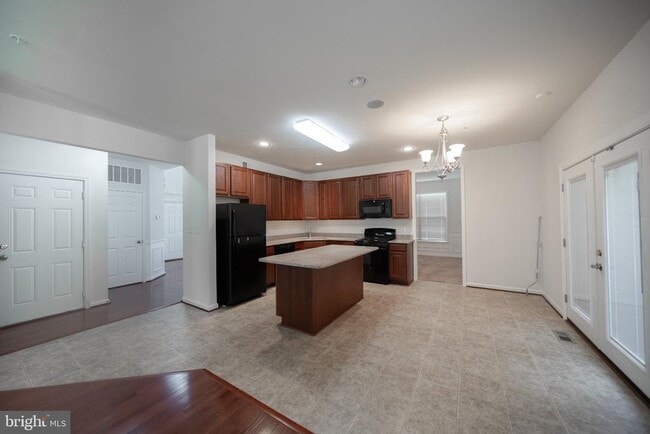 Building Photo - 7356 Tottenham Dr