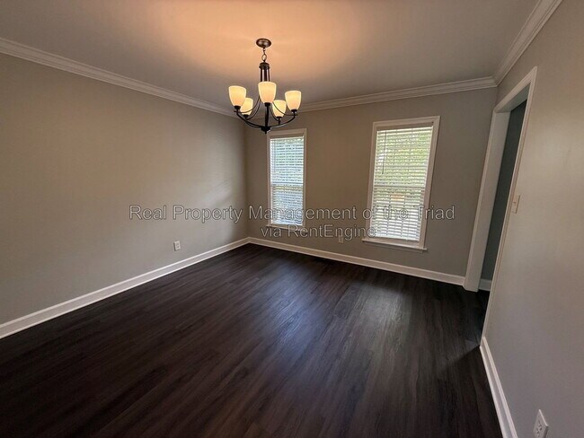 Building Photo - 2740 Bridgeport Dr