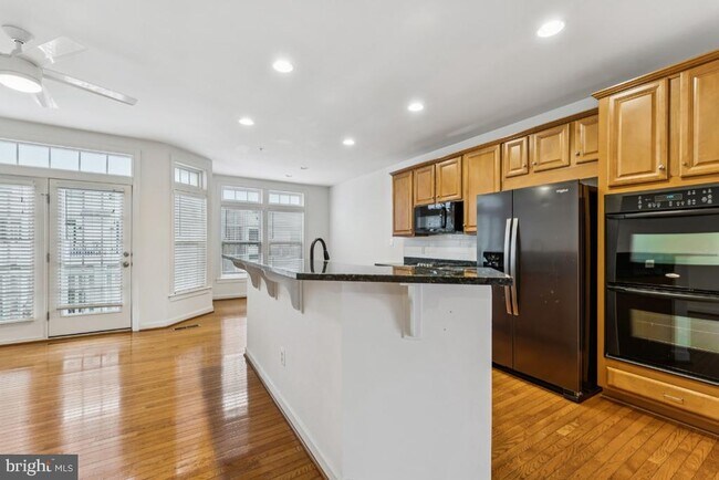 Building Photo - 8915 Amelung St