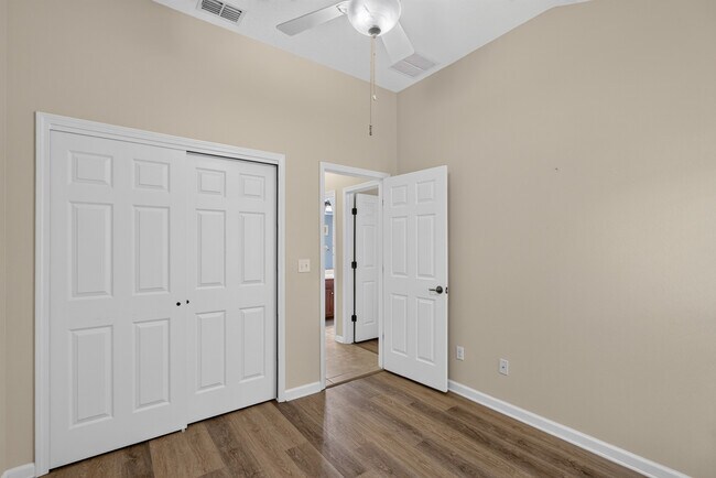 Building Photo - 73 Durango Dr