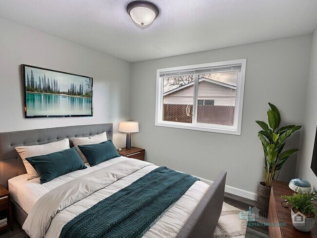 Building Photo - START THE YEAR RENT FREE! Charming 4-Bedroom Keizer Home Close to Everything