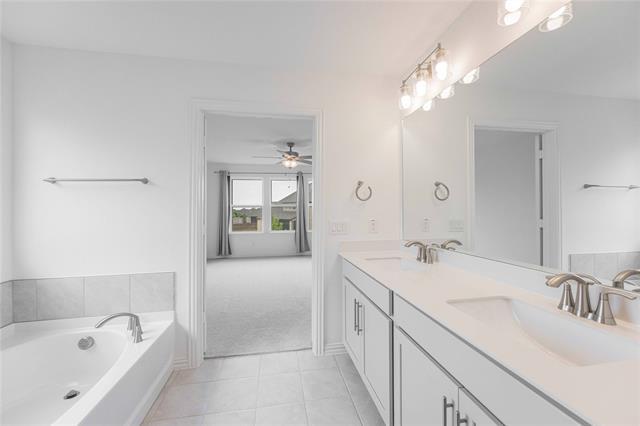 Building Photo - 345 Willowmore Dr