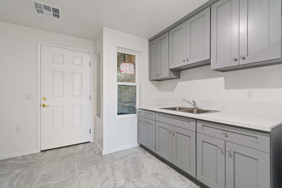 Building Photo - 11808 Hart St