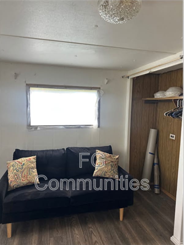 Building Photo - 123 Tuckaway Ln