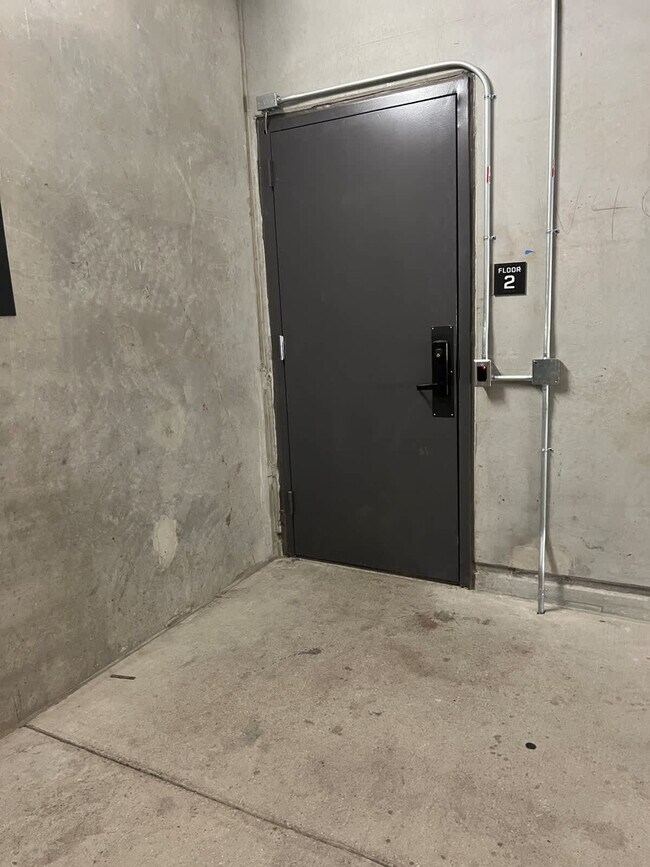 Building Photo - 9127 Research Blvd