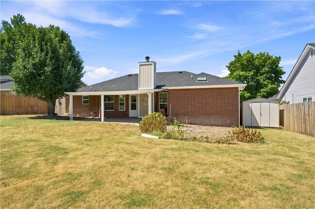 Building Photo - 1701 S Beth Dr