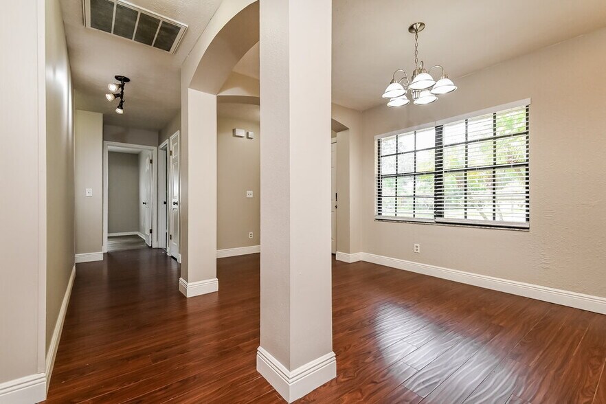 Building Photo - 846 Timber Pond Dr