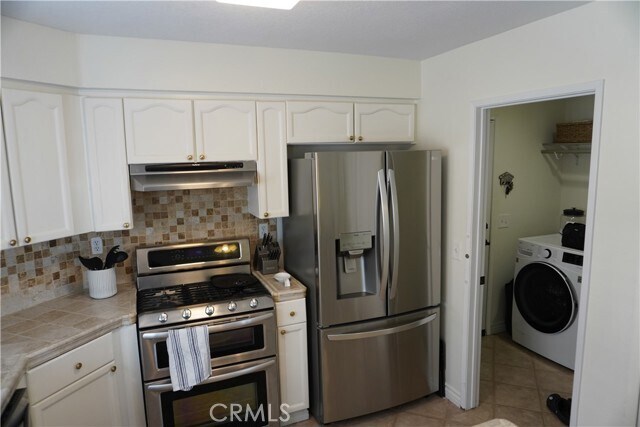 Building Photo - 995 Primrose Ln