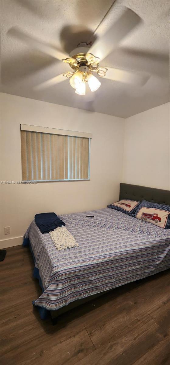 Building Photo - 23 N Valencia Dr