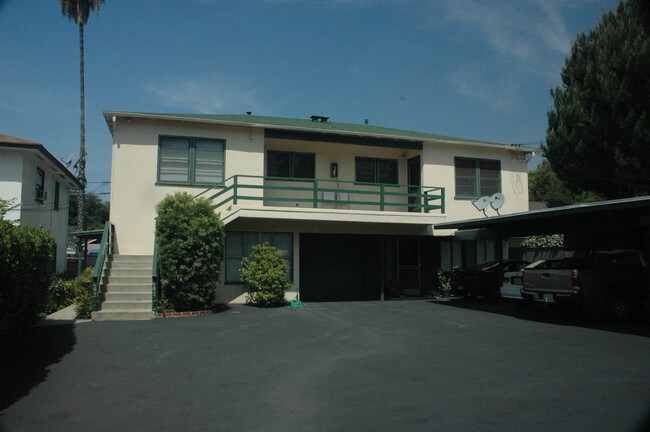 Unit on Right of 2nd Floor - 605 N Holliston Ave
