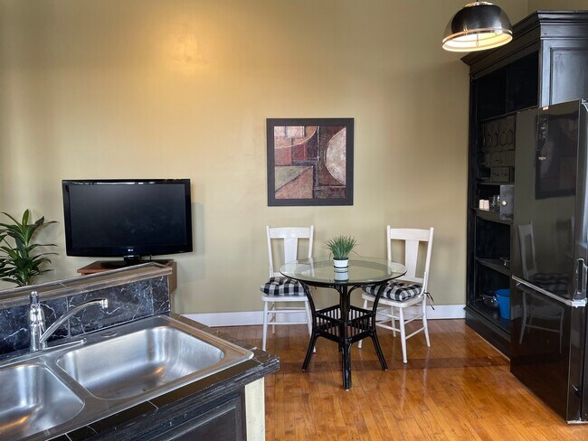 Building Photo - 4515 Olive St