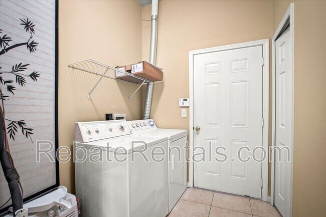Building Photo - 7032 Deer Lodge Cir