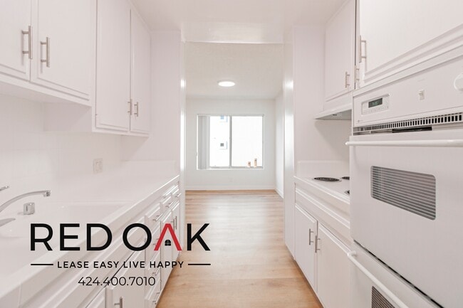 Building Photo - 319 S Clark Dr