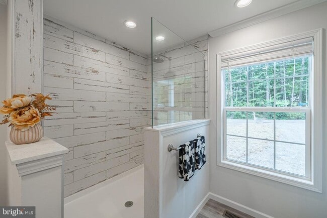 Building Photo - 307 Larkspur Rd