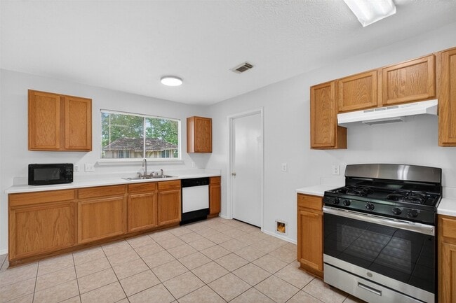 Building Photo - 1208 Cambay Dr