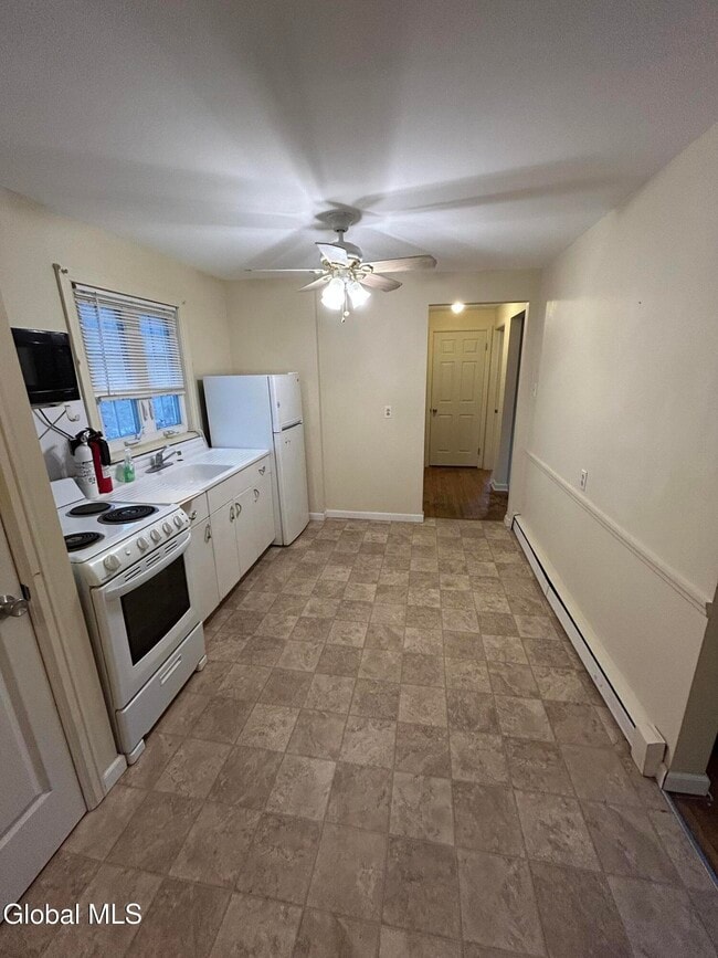 Building Photo - 6 Davis Ave