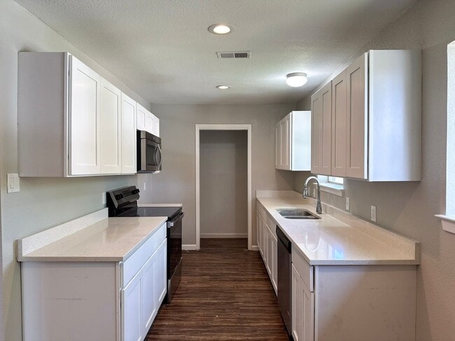 Building Photo - 52083 Finley Rd