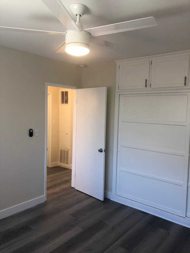 Building Photo - 801 N Eucalyptus Ave