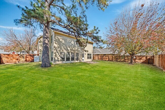 Building Photo - 11123 Gatesden Dr