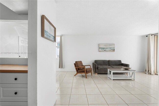 Primary Photo - 9440 W Bay Harbor Dr